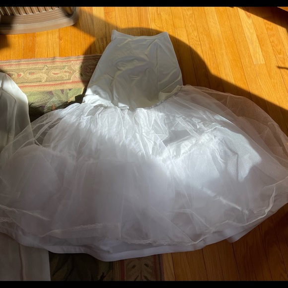 Wedding Dress Size 16 - Picture 12 of 16